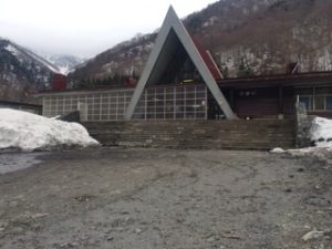 川端康成の「雪国」のモデル上越線の秘境「土合駅」はモグラ駅として知られている