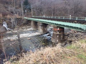 土合駅から土樽駅にかける橋。